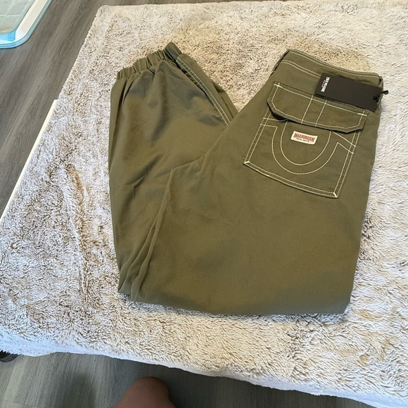 New BOBBI BAGGY CARGO JOGGER
TRUE RELIGION - Picture 12 of 16